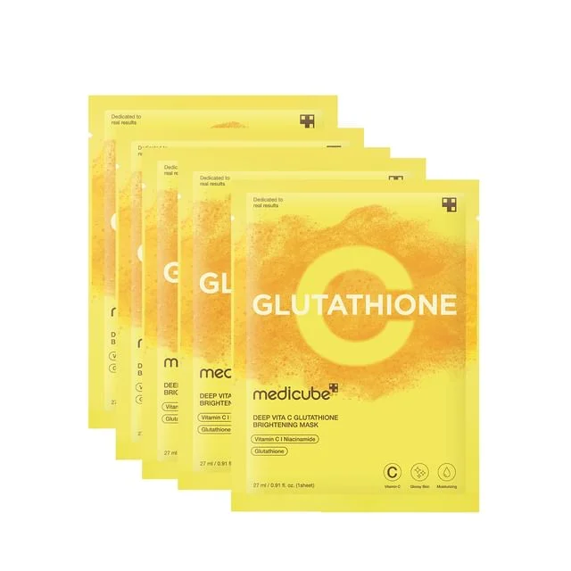 Deep Vita C Glutathione Brightening Mask Bundle Set by Medicube