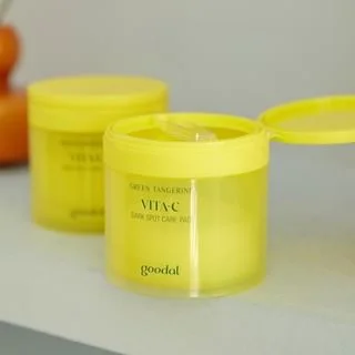 Green Tangerine Vita-C Dark Spot Care Pad by Goodal