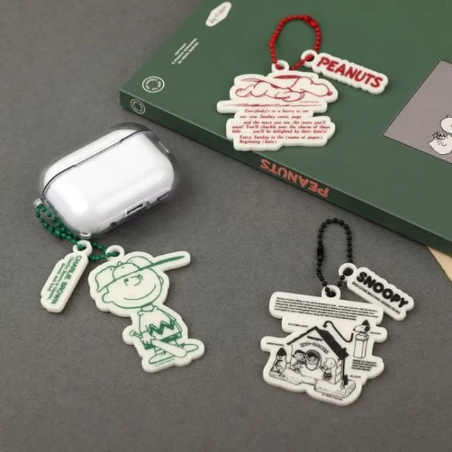 PEANUTS Acrylic Keyring by Iswas