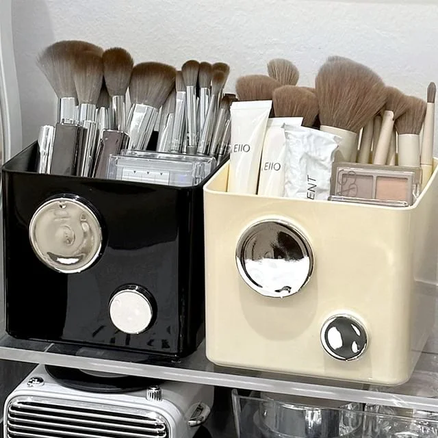 Plastic Tissue Box / Makeup Desk Organizer by Momoi