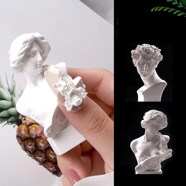 Sculpture Plaster Ornament by Monoe